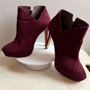 Jessica Simpson Deep Burgundy Sexy Heeled Velvet Boots 9M